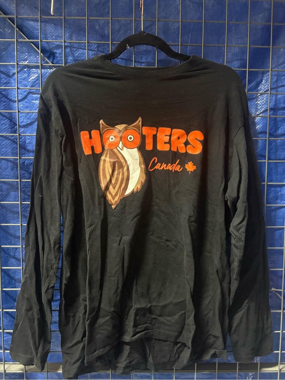 Hooters Black Tee